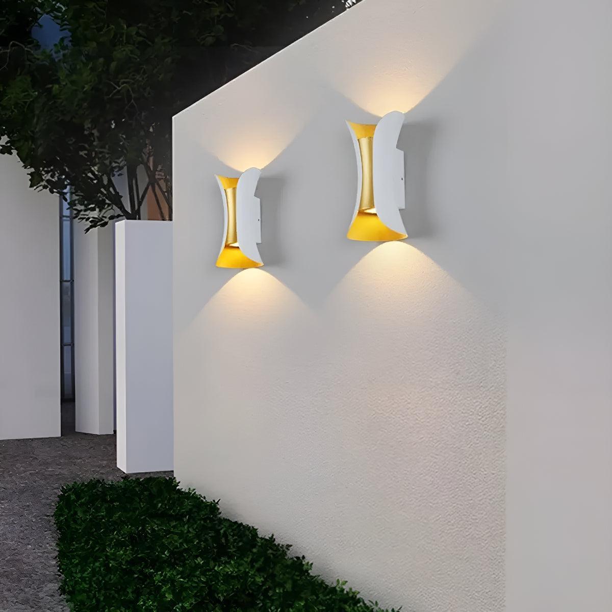 Curved Outdoor Wall Light With Up and Down Fixture